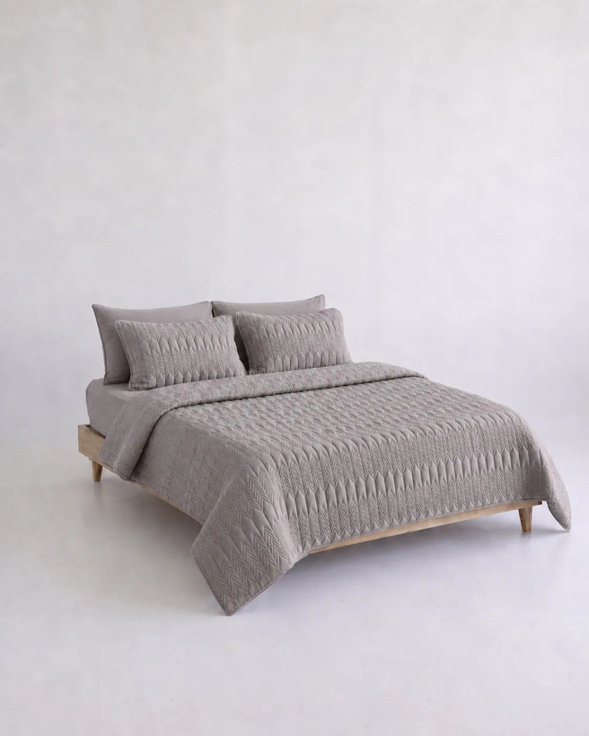 روتختی دو نفره هرمد مدل کالکشن کاج طوسی با دوخت پنبهدوزی و پارچه براش