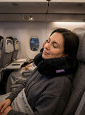 بالش دور گردنی طبی مموری فوم Comfy Life مدل Travel Pillow با طراحی ارگونومیک و پشتی مسطح